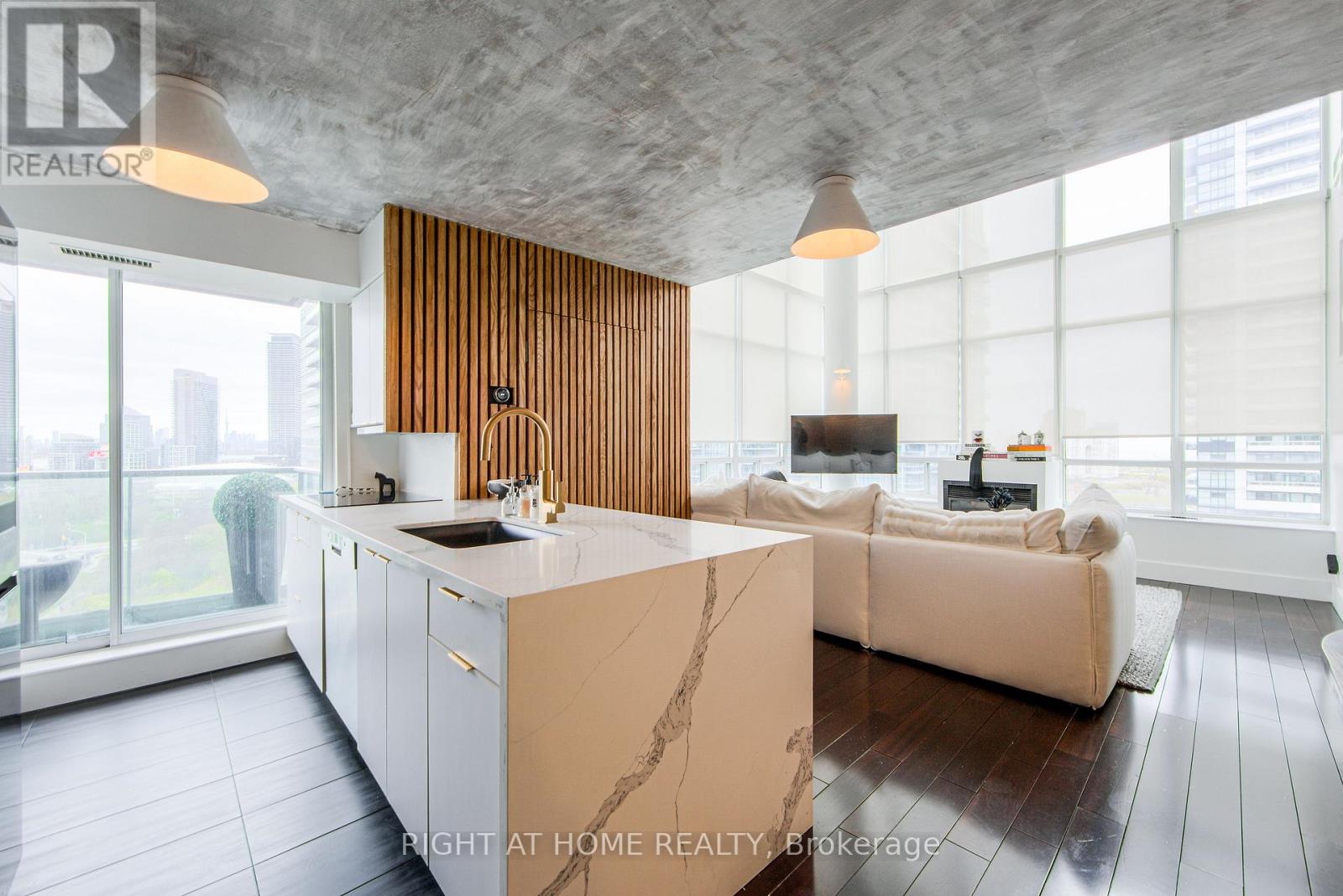 728 - 250 Manitoba Street Se, Toronto, Ontario M8Y 4G8 - Photo 6 - W13001248