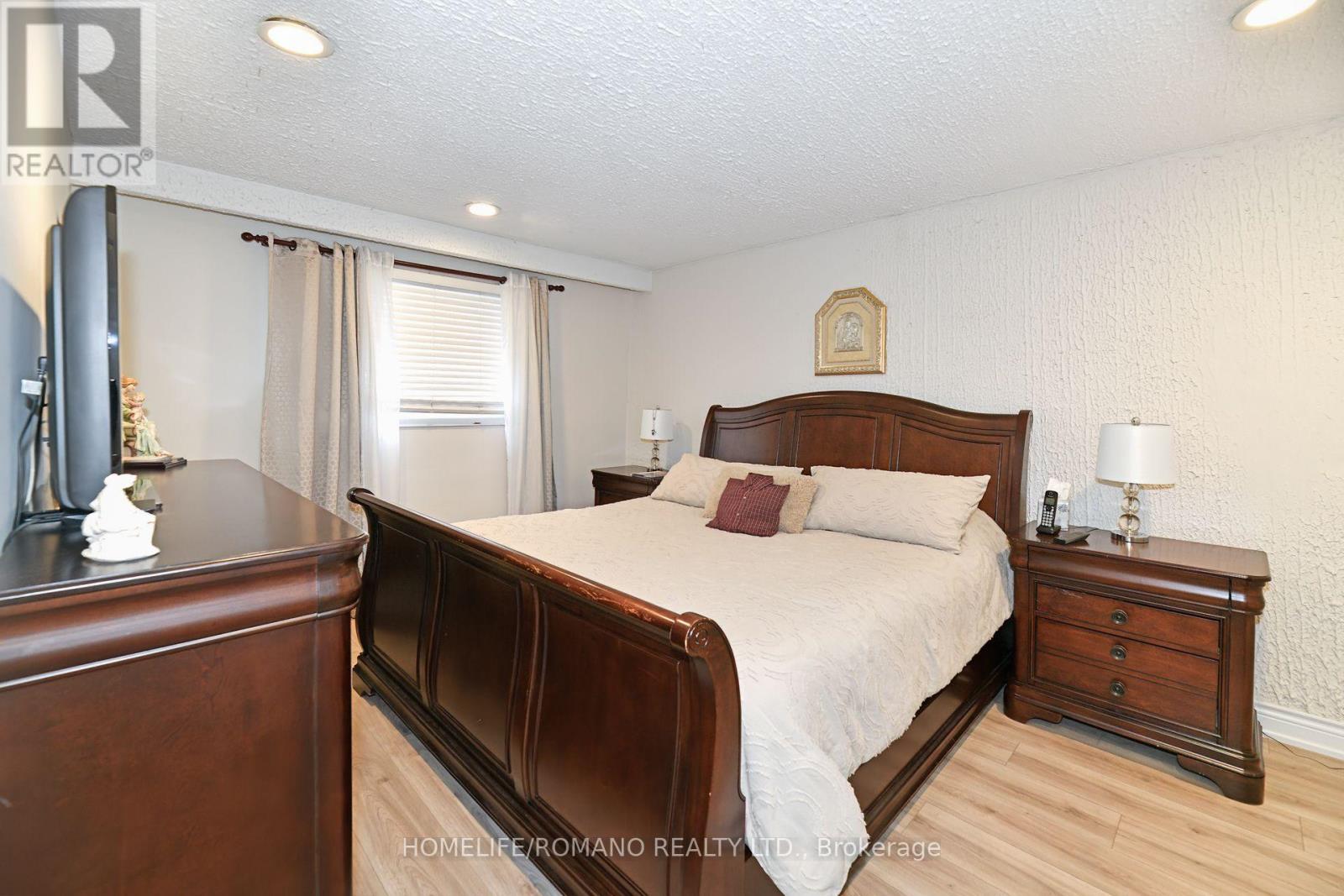 58 Hisey Crescent, Toronto (Black Creek), Ontario  M3N 1V1 - Photo 10 - W13001280