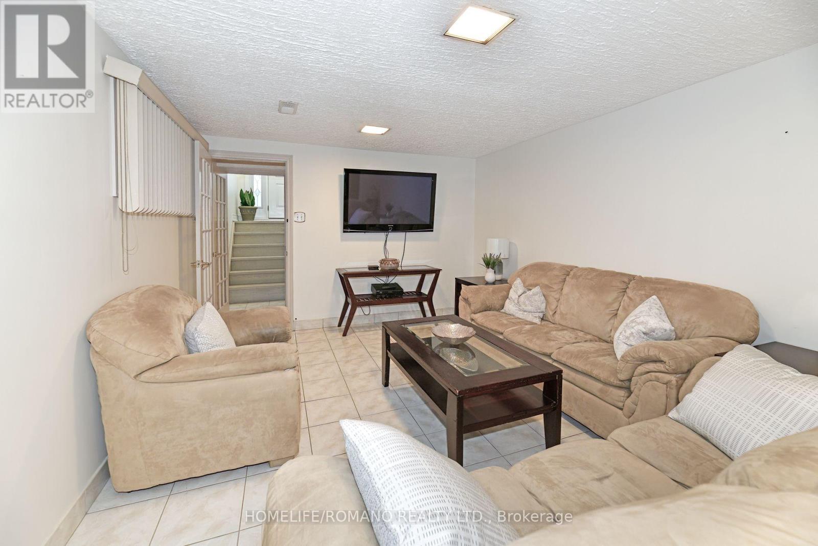 58 Hisey Crescent, Toronto (Black Creek), Ontario  M3N 1V1 - Photo 14 - W13001280