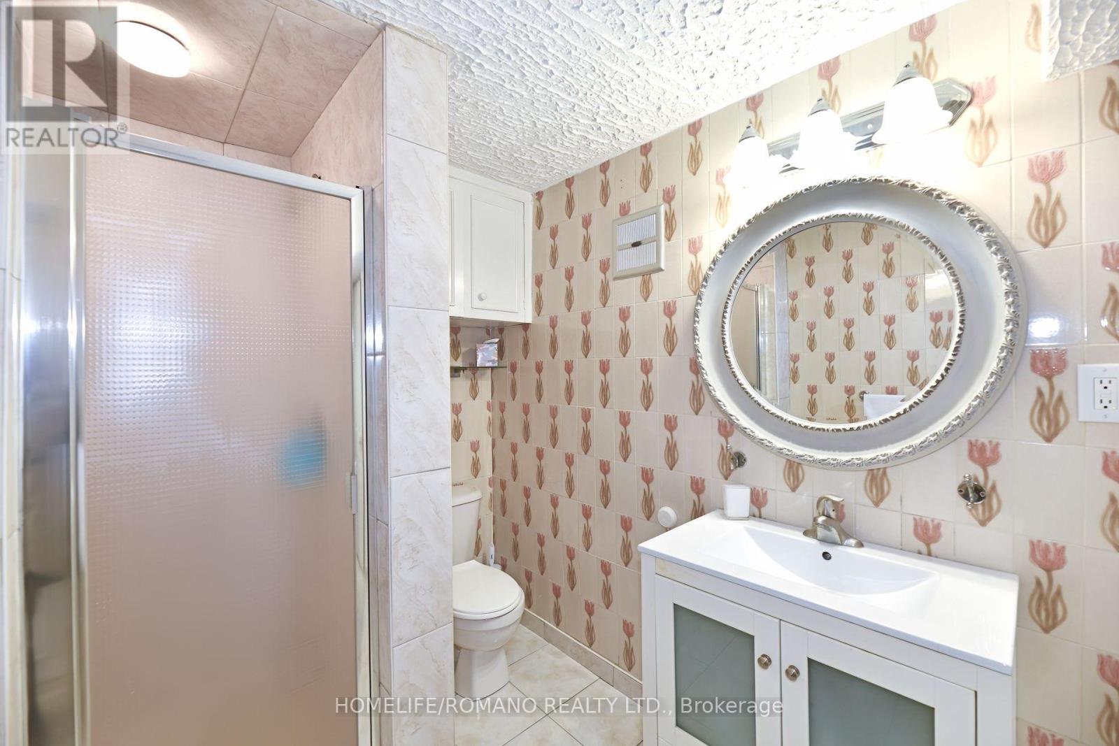 58 Hisey Crescent, Toronto (Black Creek), Ontario  M3N 1V1 - Photo 16 - W13001280