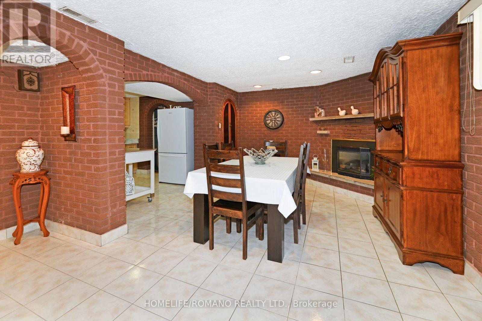 58 Hisey Crescent, Toronto (Black Creek), Ontario  M3N 1V1 - Photo 17 - W13001280