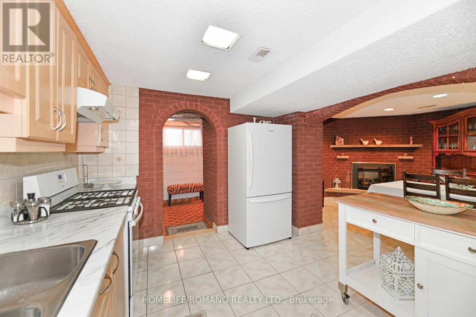 58 Hisey Crescent, Toronto (Black Creek), Ontario  M3N 1V1 - Photo 20 - W13001280