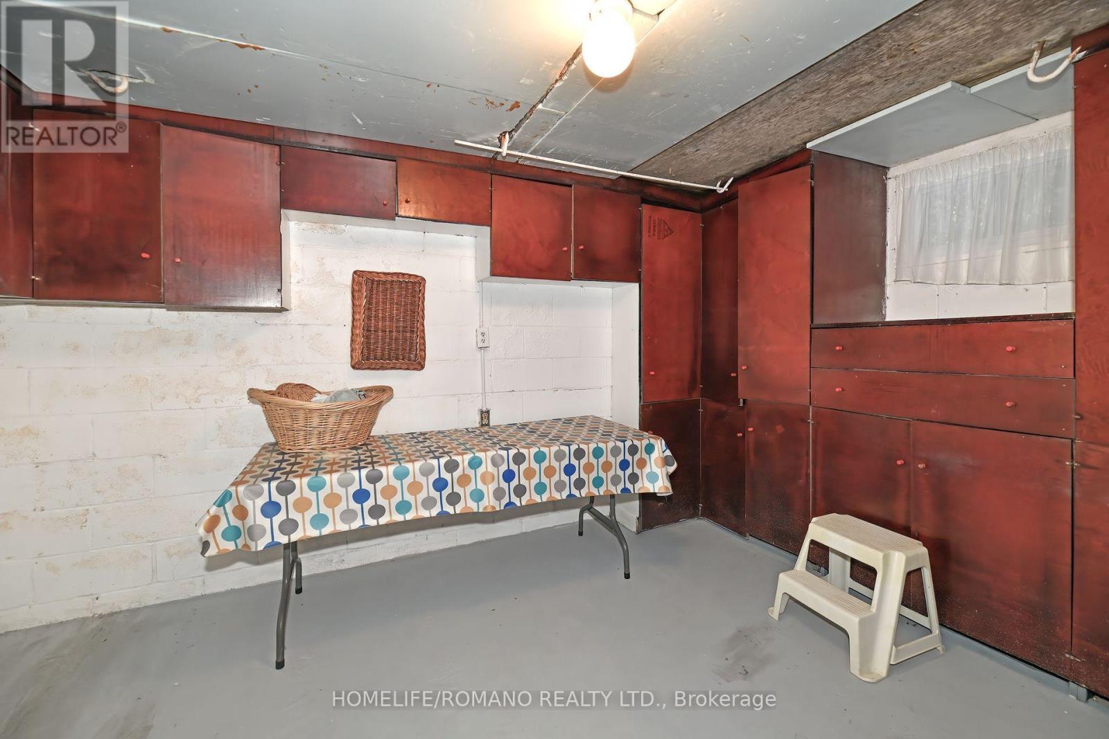 58 Hisey Crescent, Toronto (Black Creek), Ontario  M3N 1V1 - Photo 22 - W13001280