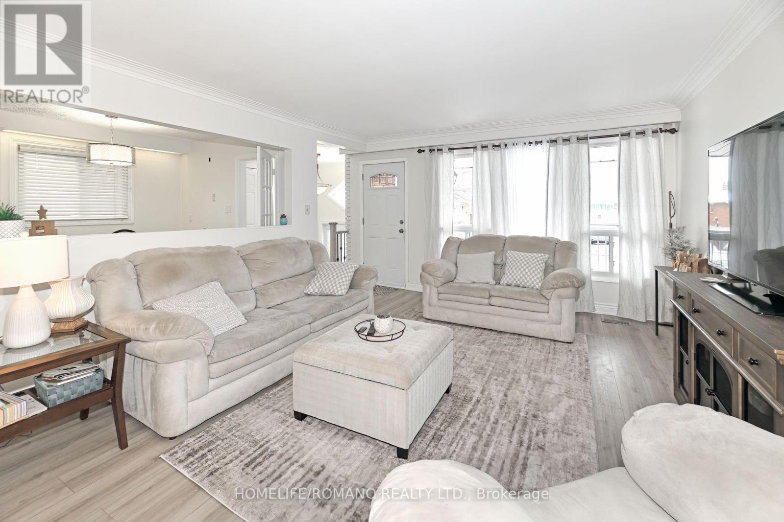 58 Hisey Crescent, Toronto (Black Creek), Ontario  M3N 1V1 - Photo 3 - W13001280