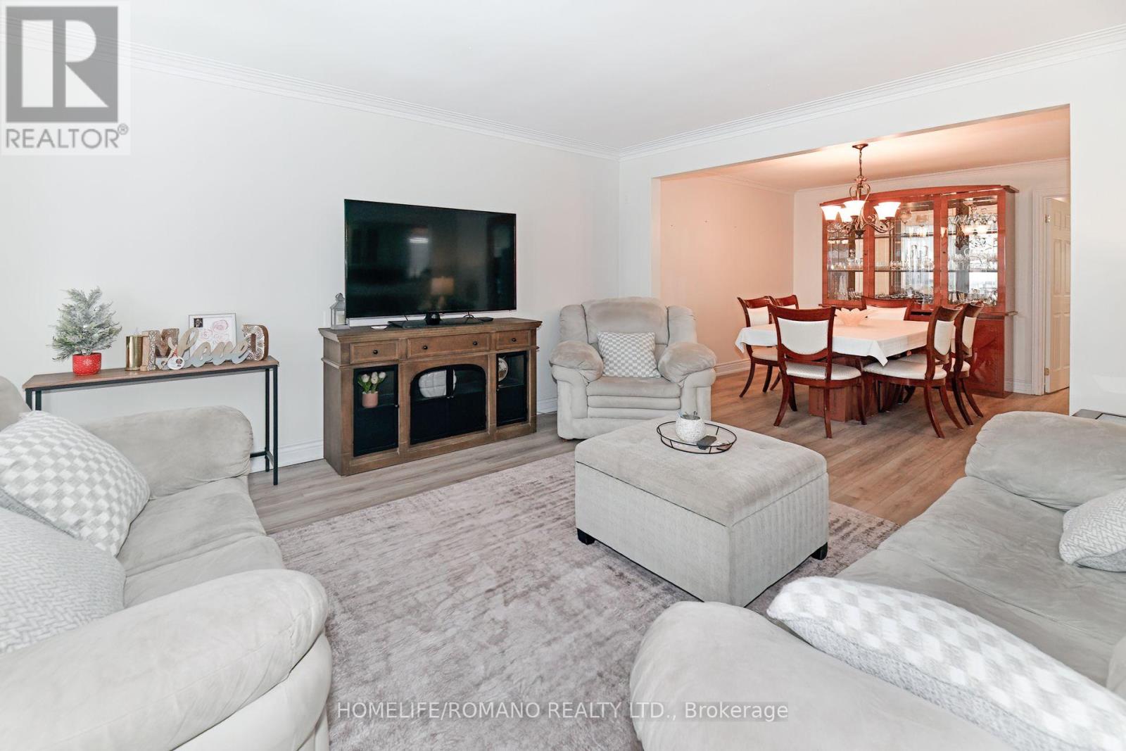 58 Hisey Crescent, Toronto (Black Creek), Ontario  M3N 1V1 - Photo 4 - W13001280