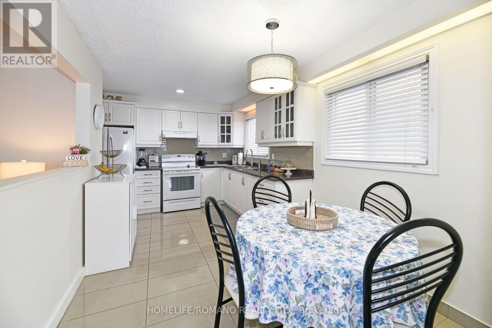 58 Hisey Crescent, Toronto (Black Creek), Ontario  M3N 1V1 - Photo 9 - W13001280