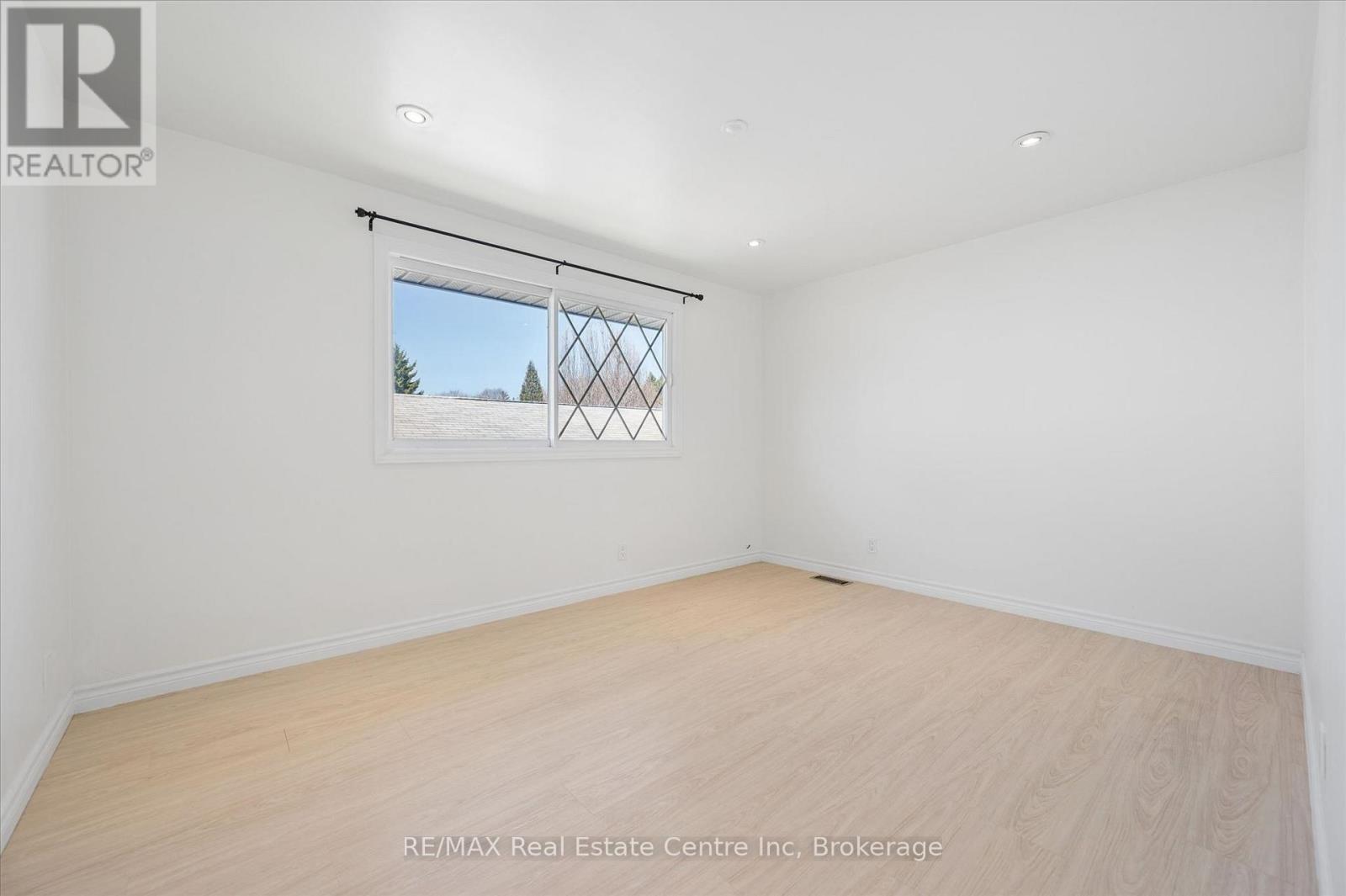 6 Eastview Road, Guelph, Ontario  N1E 1Z4 - Photo 16 - X12998270