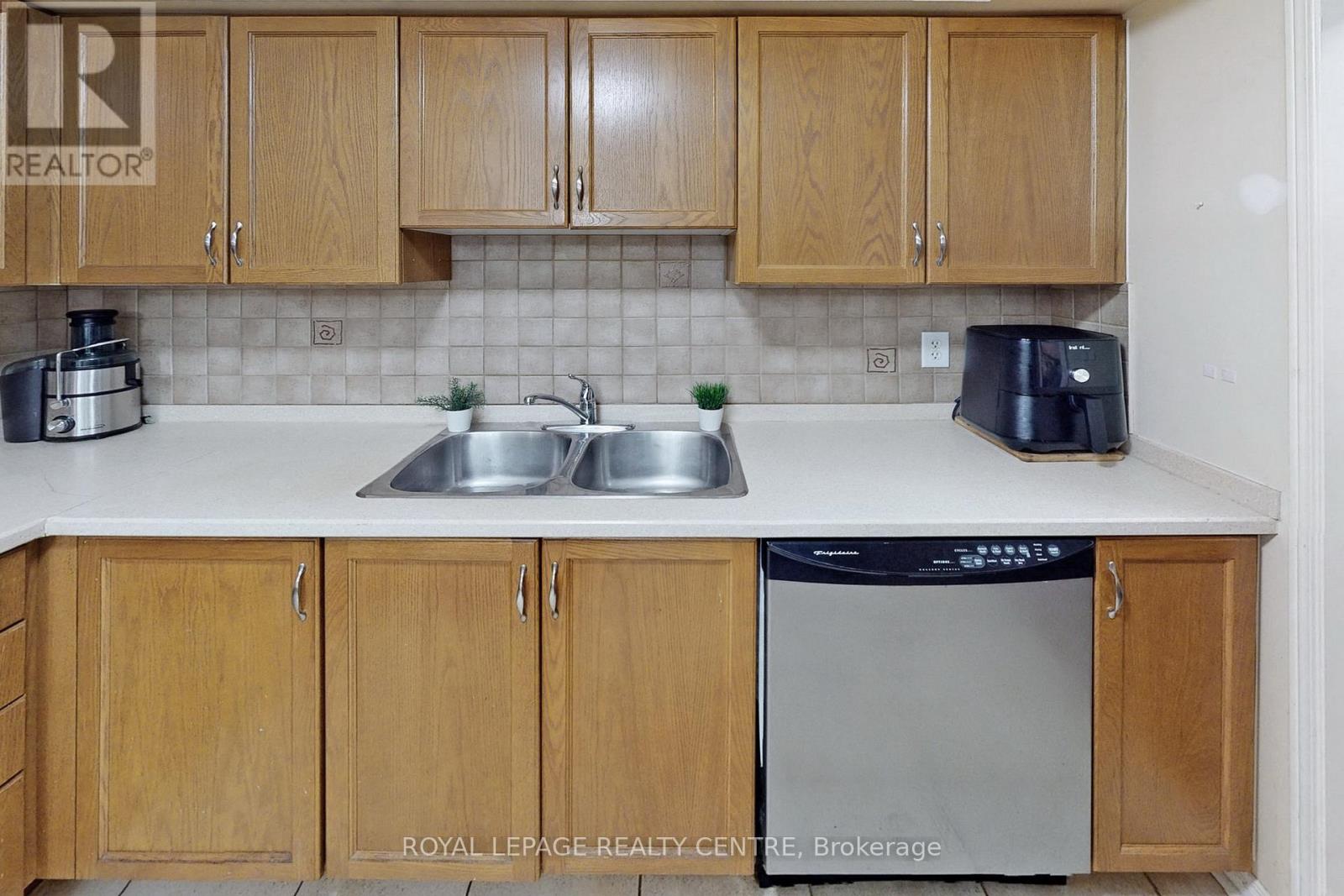 162 - 7360 Zinnia Place, Mississauga, Ontario  L5W 2A1 - Photo 16 - W12998910