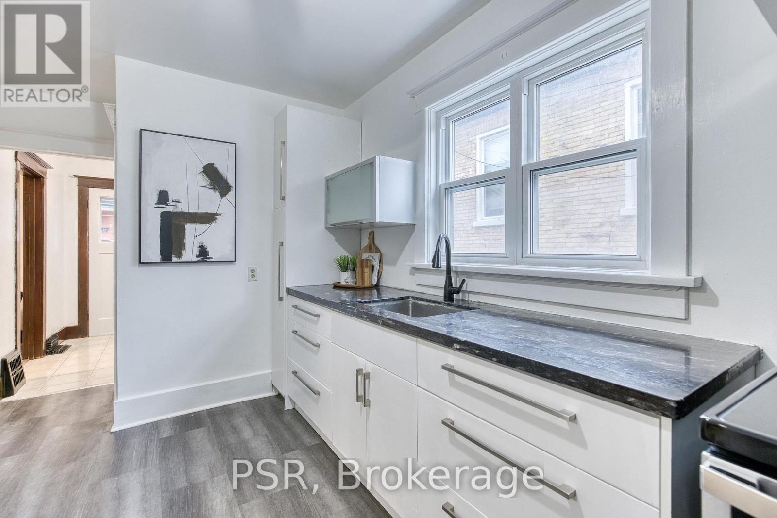 57 Eby Street S, Kitchener, Ontario  N2G 3K9 - Photo 3 - X13001254