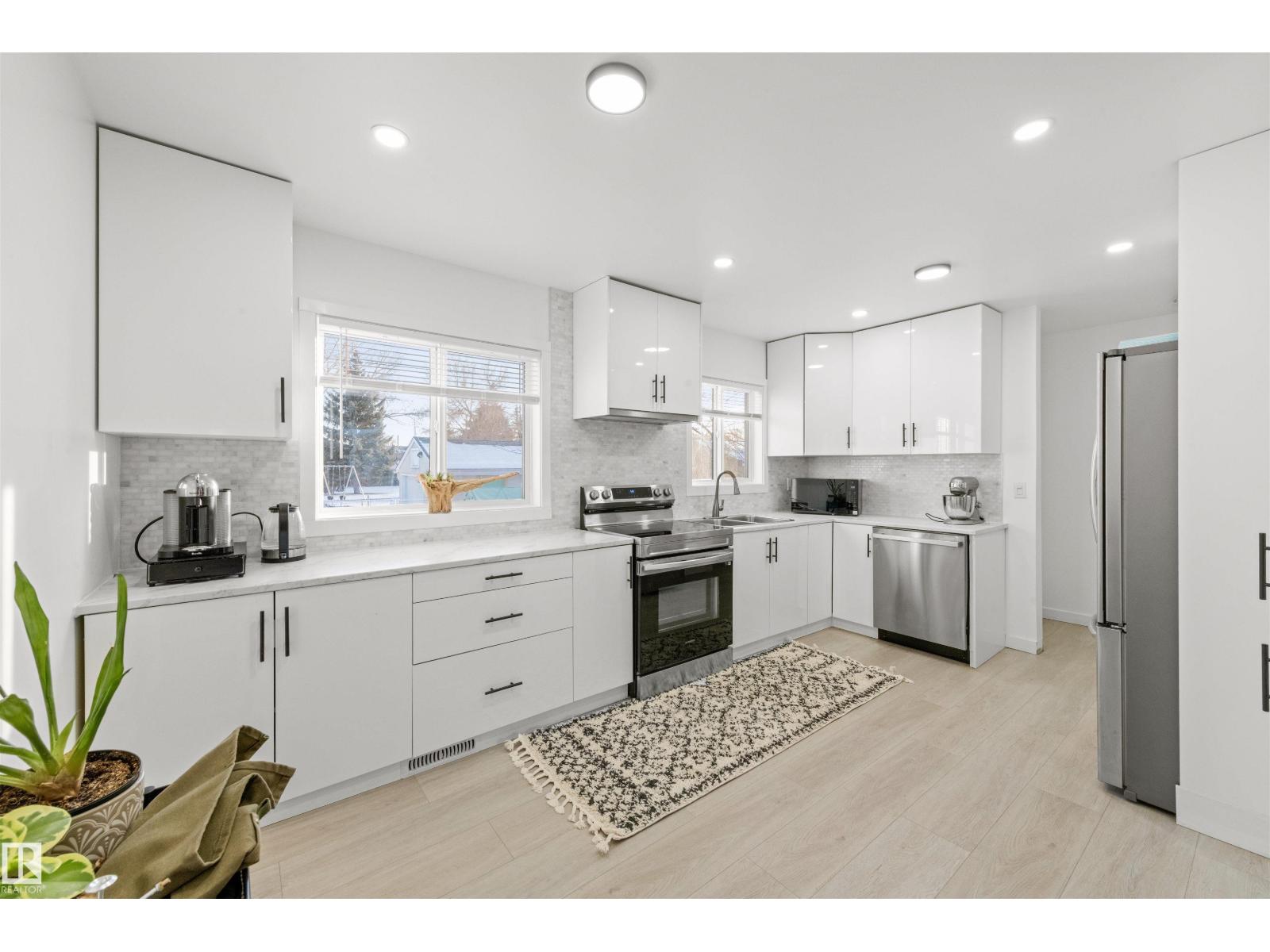 3429 120 Av Nw, Edmonton, Alberta  T5W 1K1 - Photo 2 - E4482322