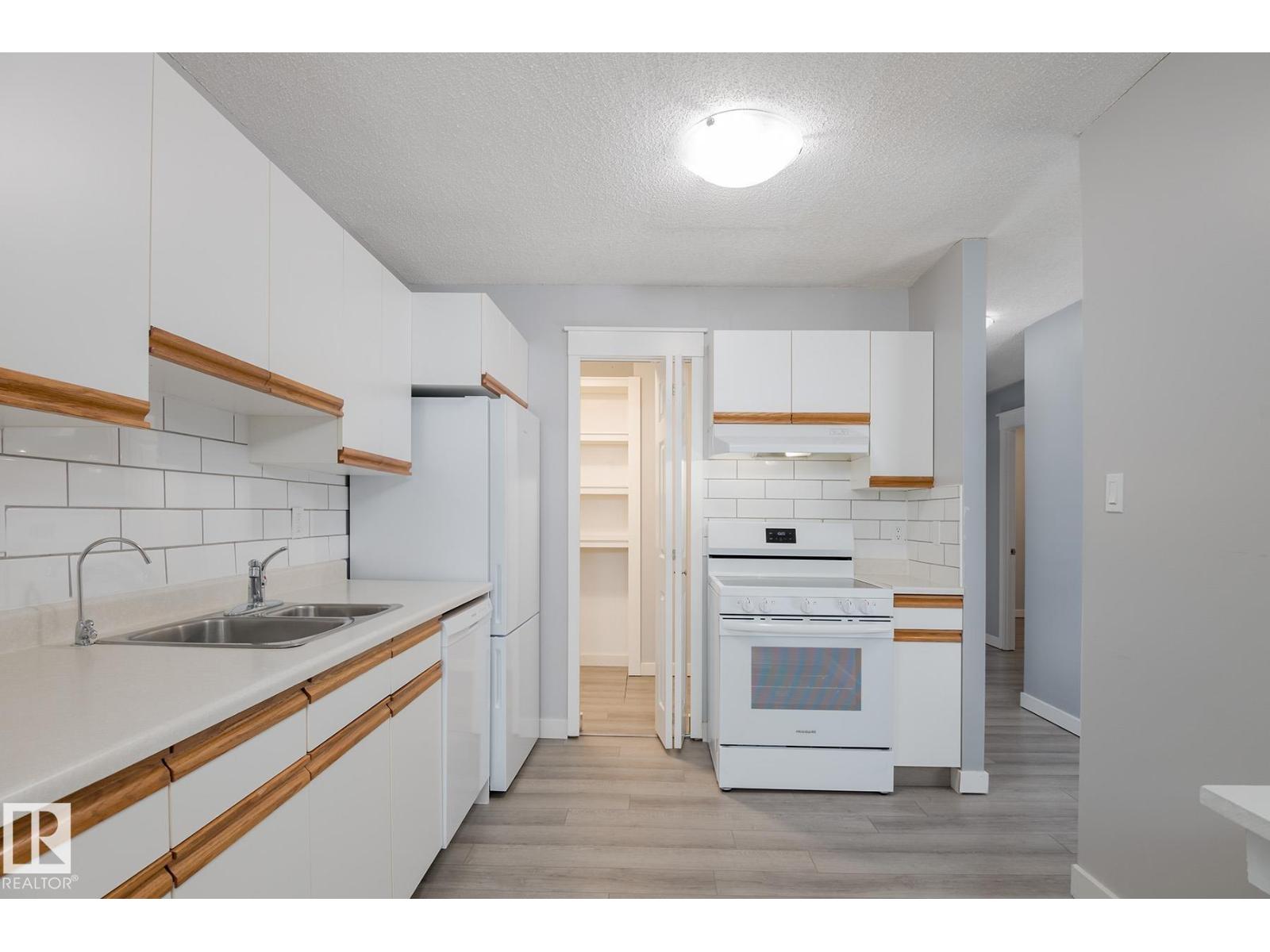 11142 18 Av Nw, Edmonton, Alberta  T6J 4T9 - Photo 10 - E4482283