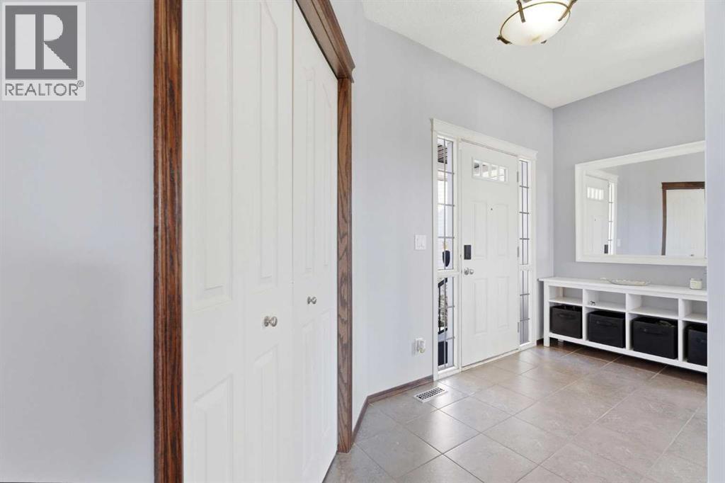 47 Drake Landing Crescent, Okotoks, Alberta  T1S 0E7 - Photo 5 - A2298377