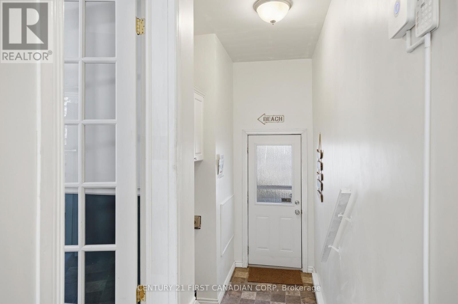 10277 Grand Oaks Drive, Lambton Shores, Ontario  N0M 1T0 - Photo 10 - X13001476