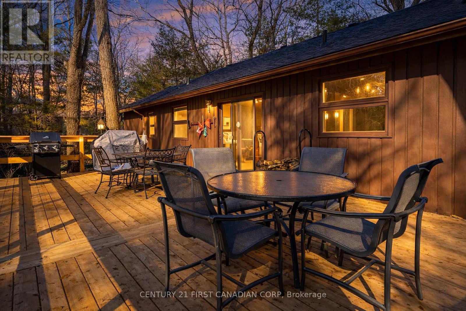 10277 Grand Oaks Drive, Lambton Shores, Ontario  N0M 1T0 - Photo 31 - X13001476