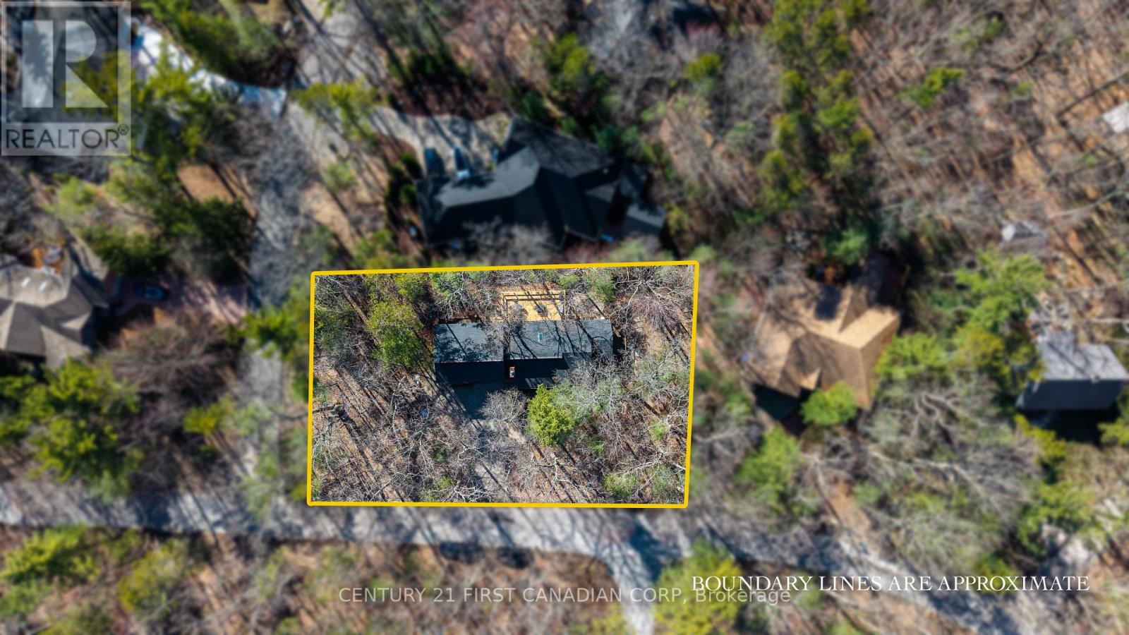 10277 Grand Oaks Drive, Lambton Shores, Ontario  N0M 1T0 - Photo 32 - X13001476