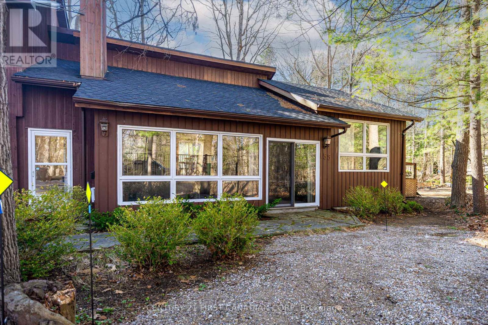 10277 Grand Oaks Drive, Lambton Shores, Ontario  N0M 1T0 - Photo 6 - X13001476