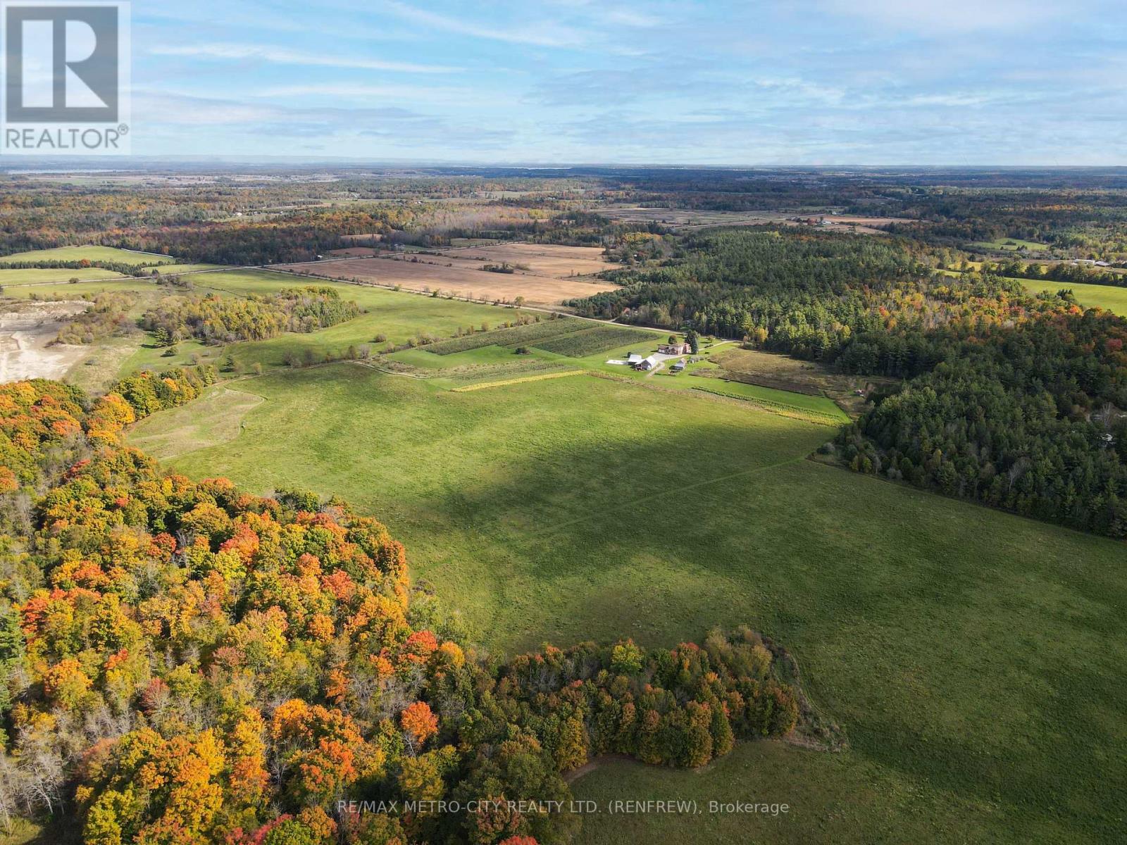 704 Clifford Side Road, Mcnab/braeside, Ontario K7V 3Z4 - Photo 39 - X13001326