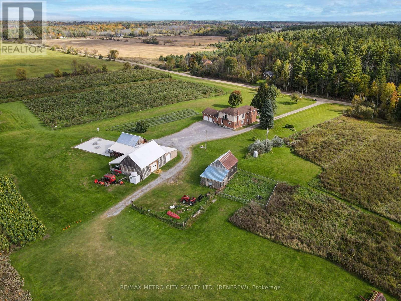 704 Clifford Side Road, Mcnab/braeside, Ontario K7V 3Z4 - Photo 42 - X13001326