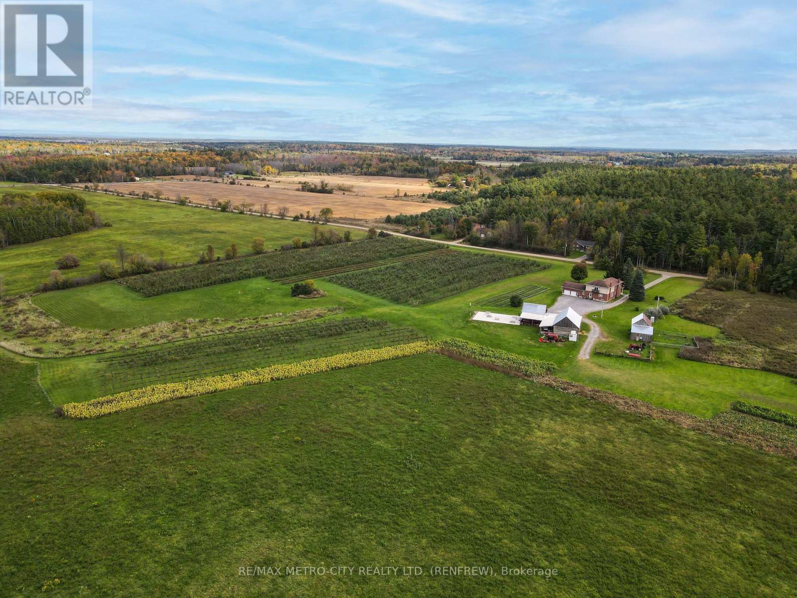 704 Clifford Side Road, Mcnab/braeside, Ontario K7V 3Z4 - Photo 47 - X13001326