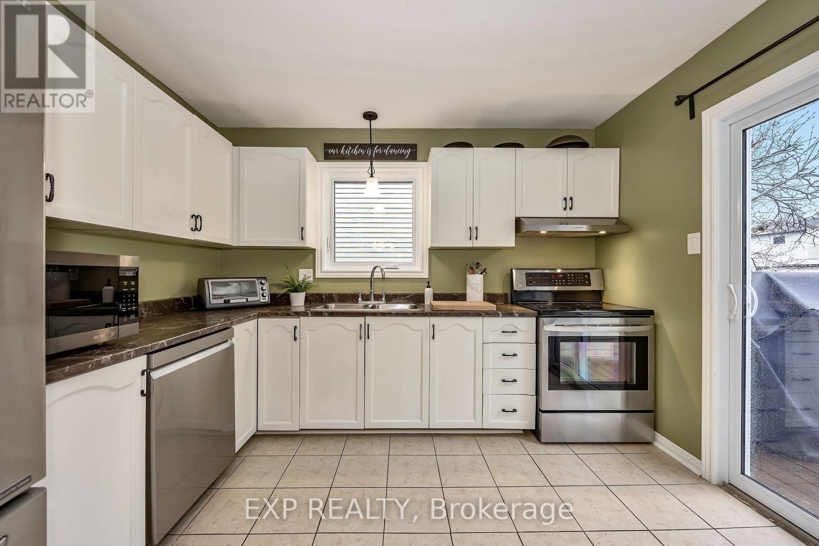 63 Victor Street, Ottawa, Ontario  K2S 1H8 - Photo 20 - X13001308