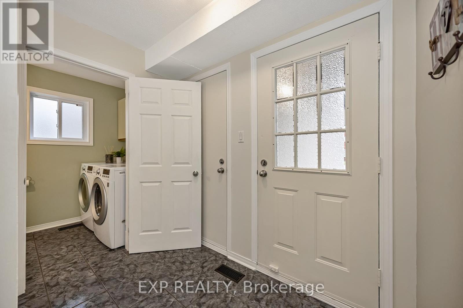 63 Victor Street, Ottawa, Ontario  K2S 1H8 - Photo 5 - X13001308