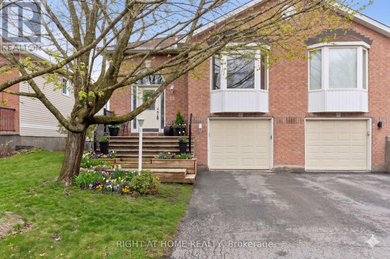35 Montana Way, Ottawa, Ontario  K2J 4M2 - Photo 2 - X13001410