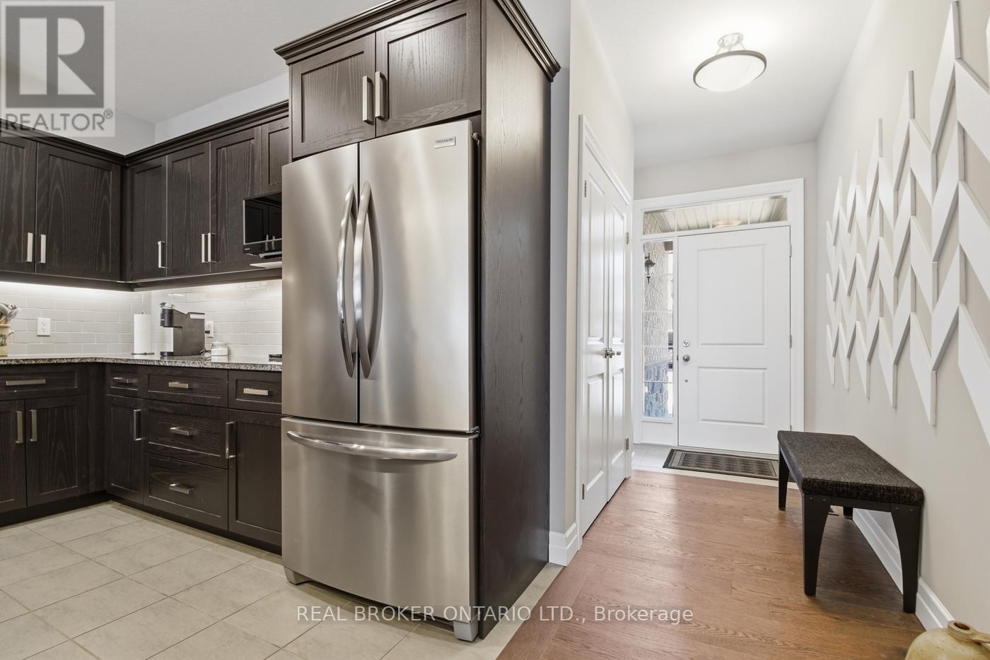 18 Borden Trail, Welland, Ontario  L3C 0H1 - Photo 6 - X13001438