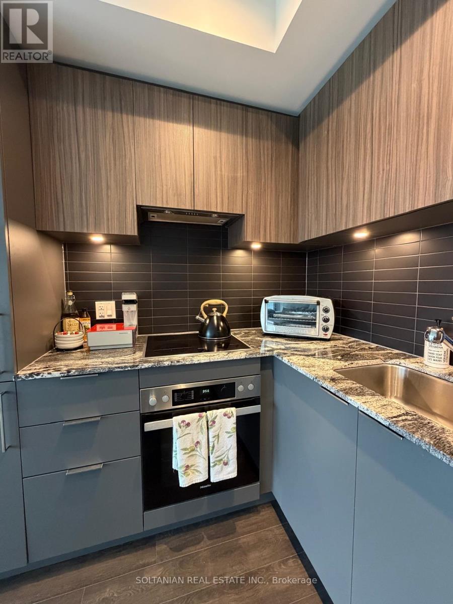 1220 - 20 O Neill Road, Toronto, Ontario  M3C 0R2 - Photo 5 - C13000856