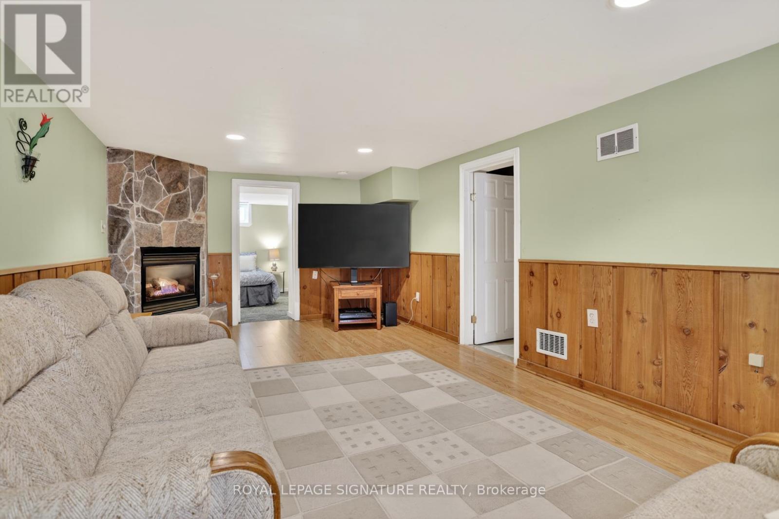 104 Ferris Road, Toronto, Ontario  M4B 1G4 - Photo 25 - E13000122