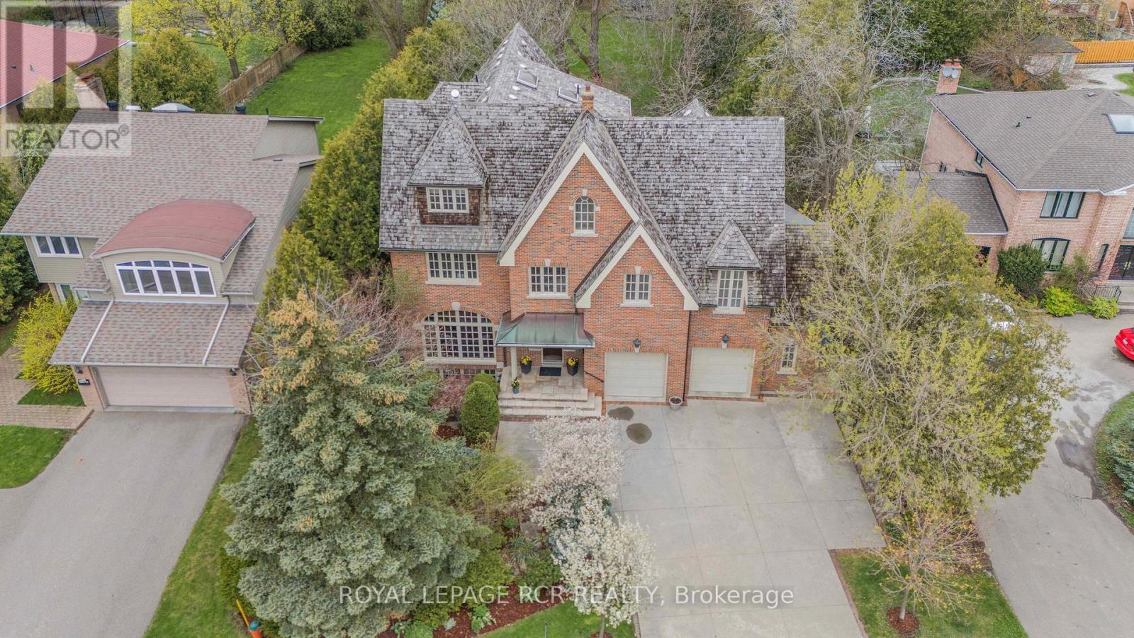 34 Garden Avenue, Richmond Hill, Ontario  L4C 6L9 - Photo 48 - N12860670