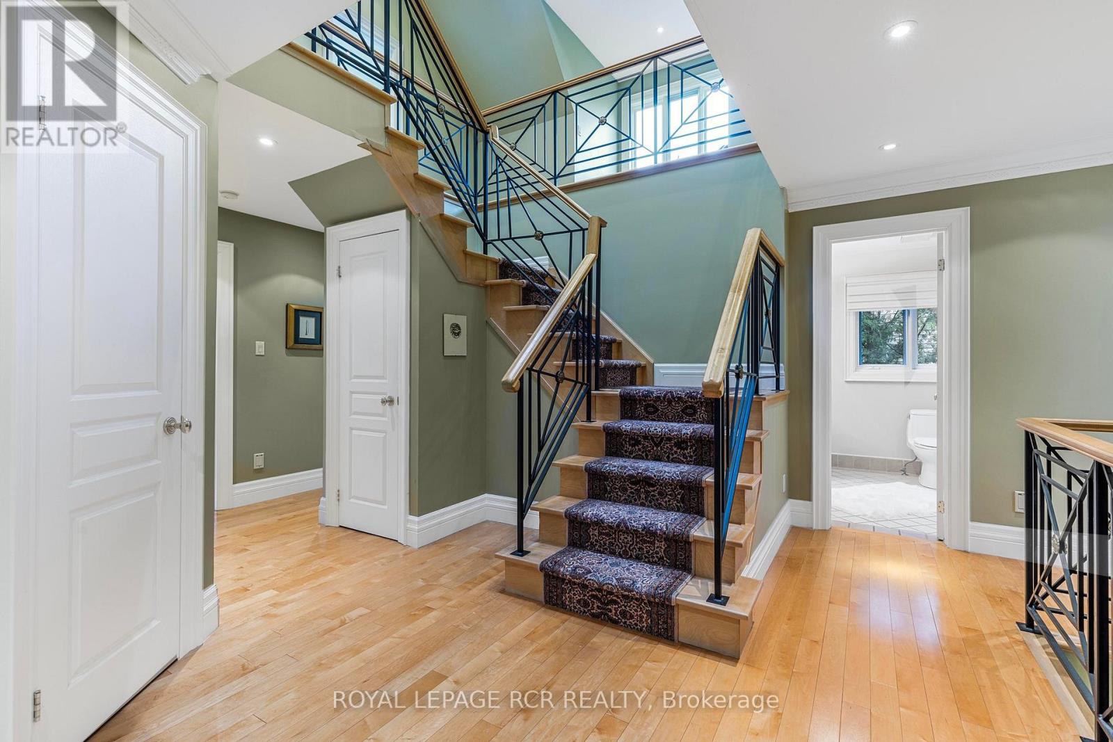 34 Garden Avenue, Richmond Hill, Ontario  L4C 6L9 - Photo 12 - N12860670