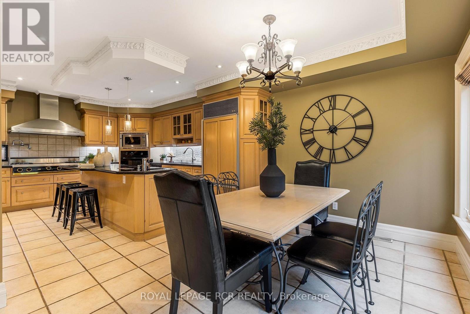 34 Garden Avenue, Richmond Hill, Ontario  L4C 6L9 - Photo 9 - N12860670