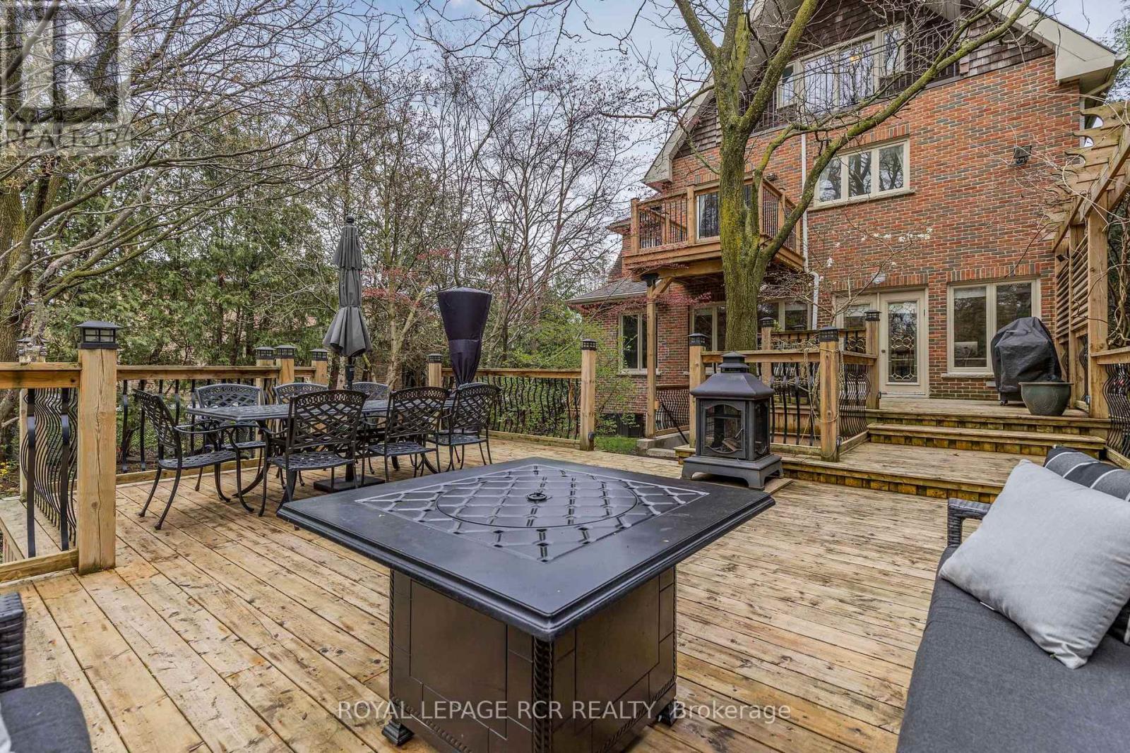 34 Garden Avenue, Richmond Hill, Ontario  L4C 6L9 - Photo 32 - N12860670