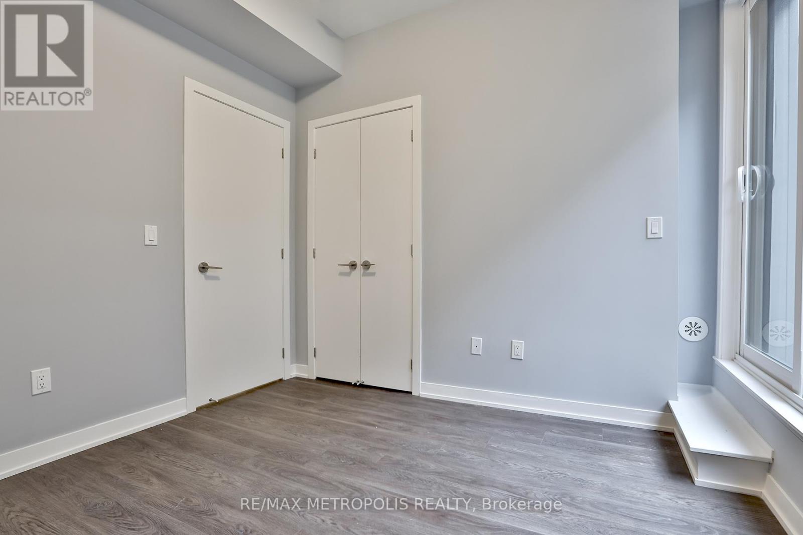 906 - 2 Steckley House Lane, Richmond Hill, Ontario  L4S 1M4 - Photo 17 - N12998614