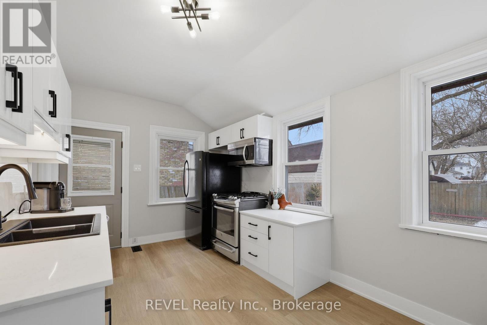 225 Ross Street, St. Thomas, Ontario  N5R 3Y5 - Photo 11 - X12856336