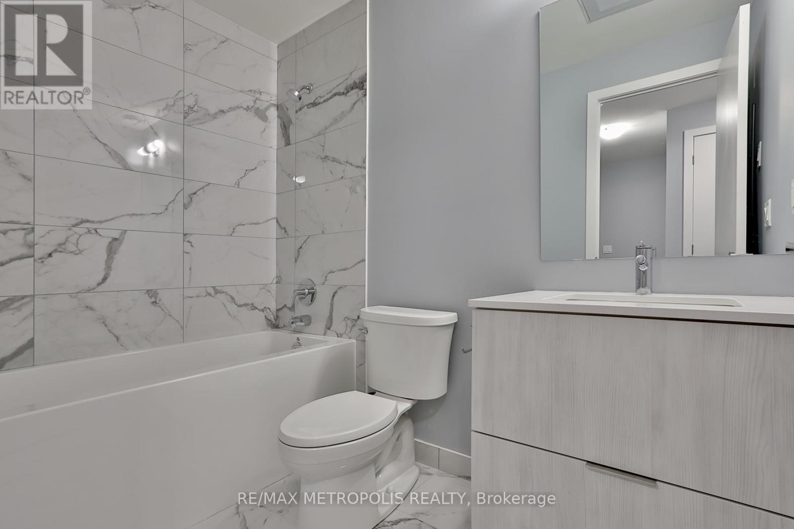 906 - 2 Steckley House Lane, Richmond Hill, Ontario  L4S 1M4 - Photo 18 - N12998614