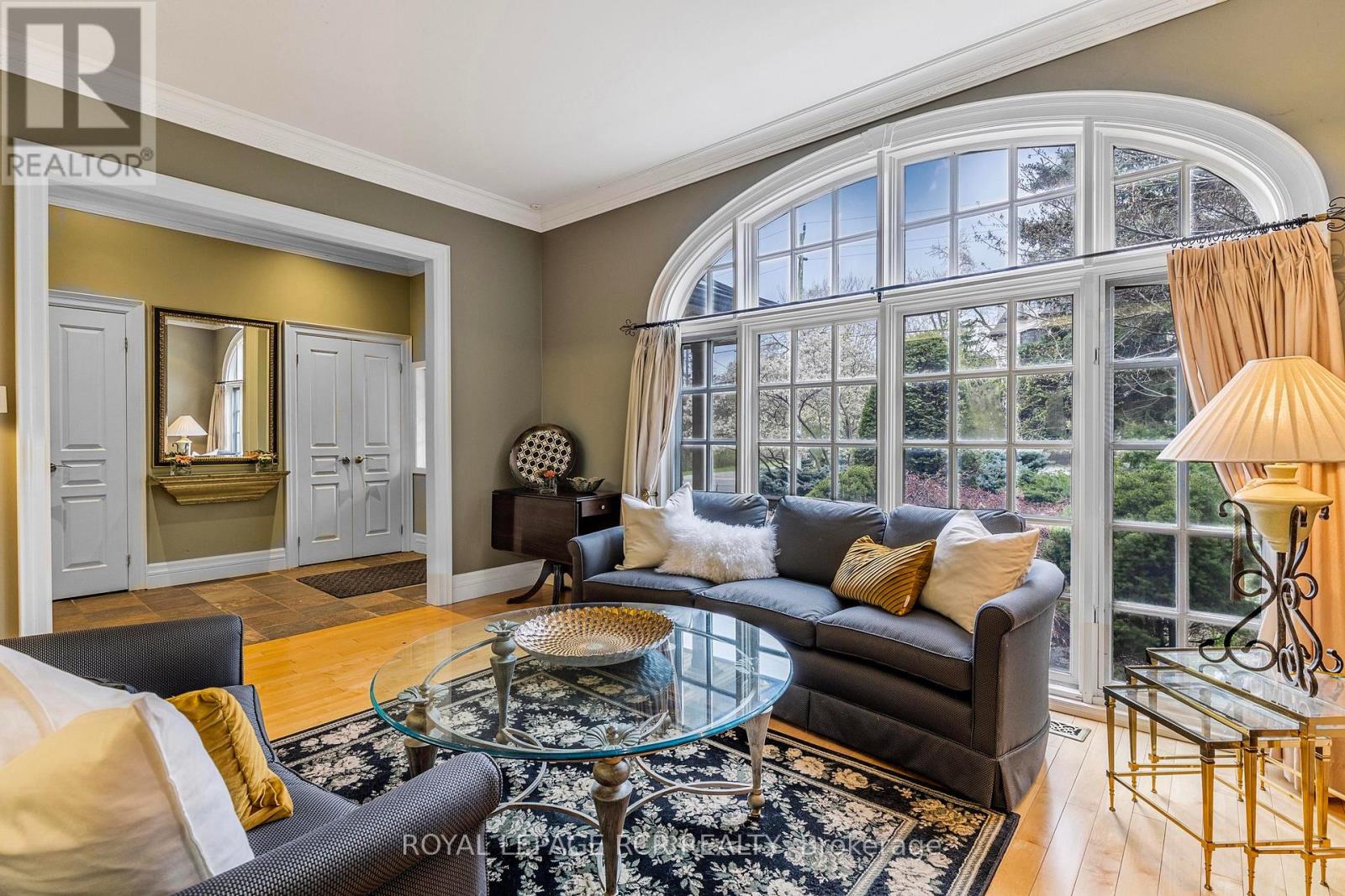 34 Garden Avenue, Richmond Hill, Ontario  L4C 6L9 - Photo 6 - N12860670