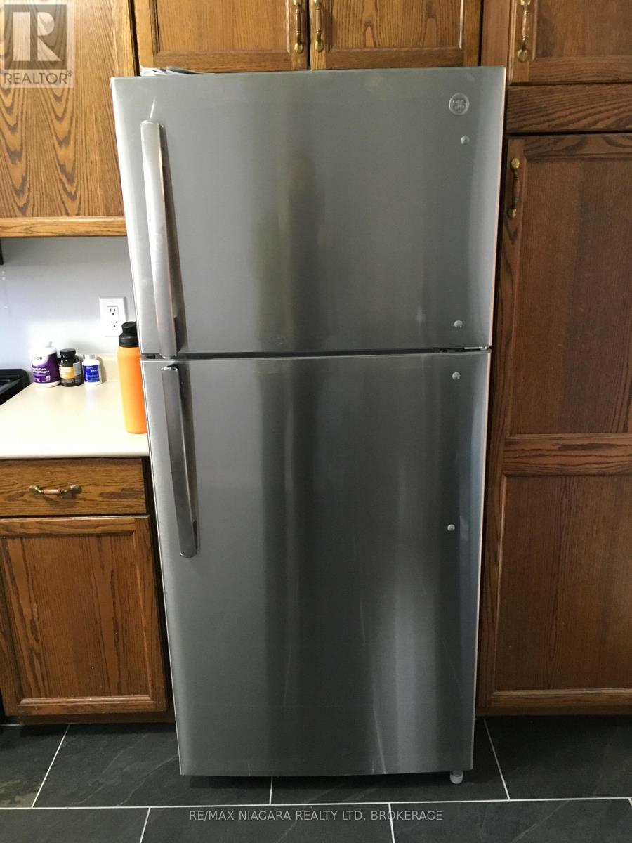 7701 Cortina Crescent, Niagara Falls, Ontario L2H 3B4 - Photo 9 - X12940370