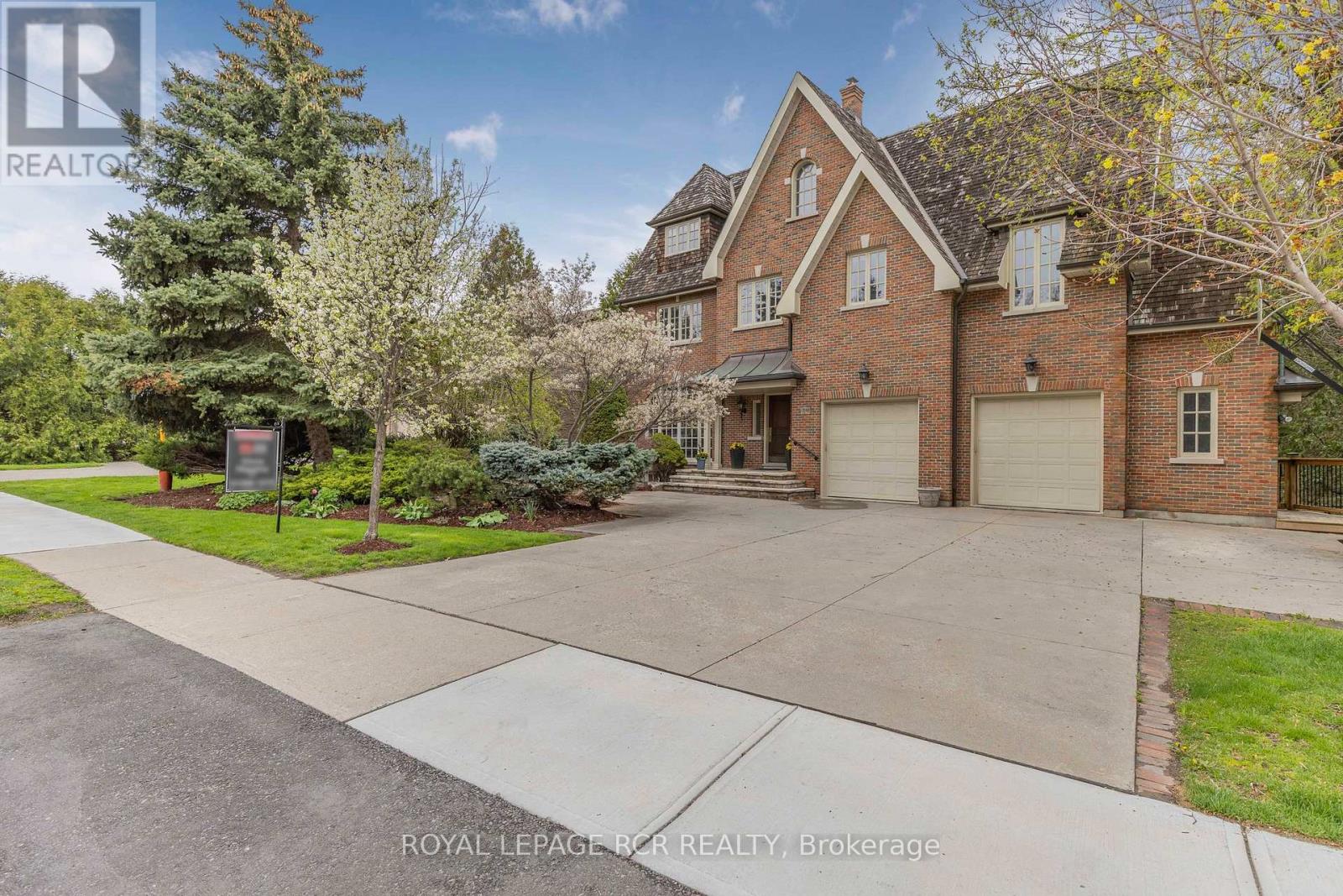 34 GARDEN AVENUE, Richmond Hill, Ontario