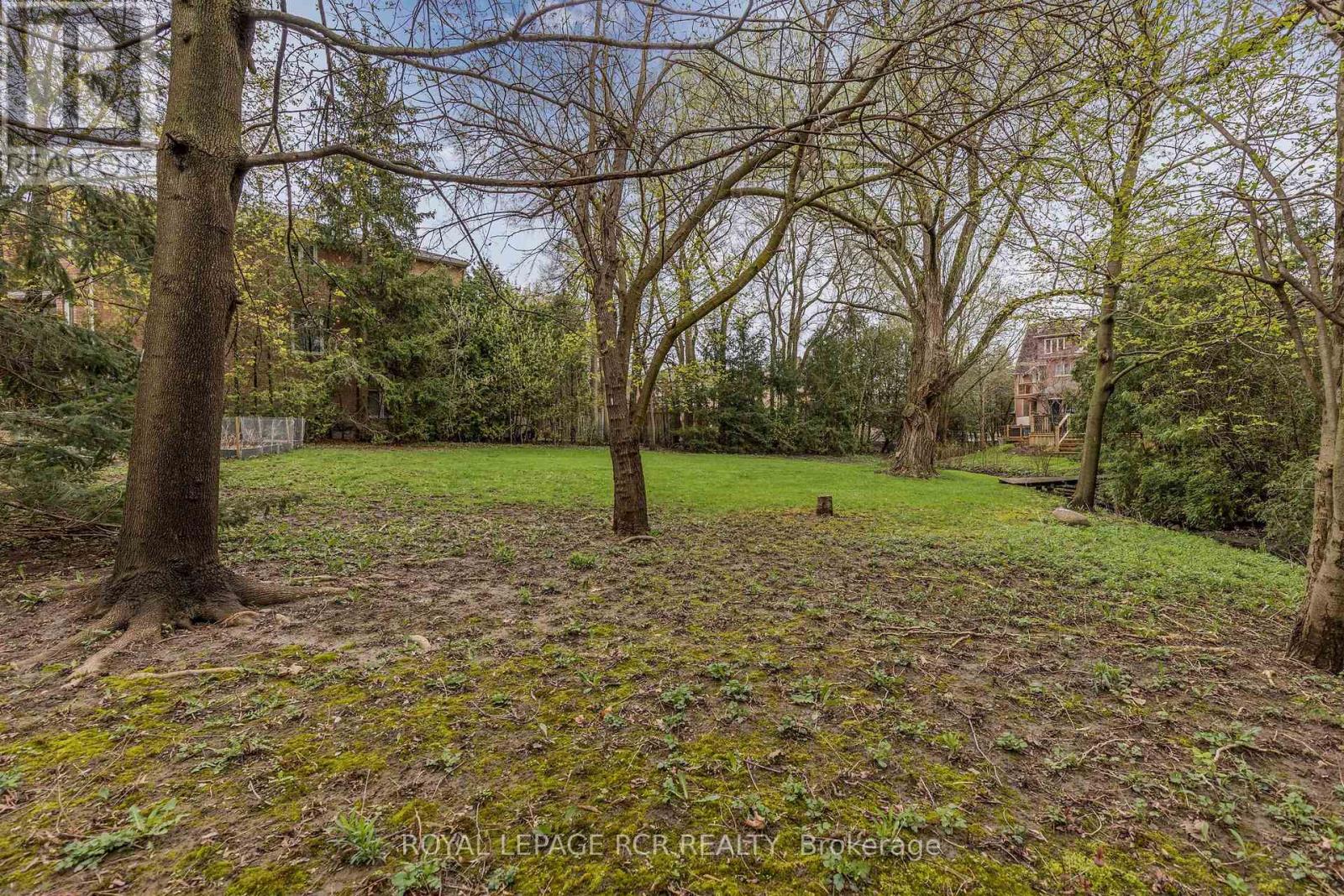 34 Garden Avenue, Richmond Hill, Ontario  L4C 6L9 - Photo 35 - N12860670