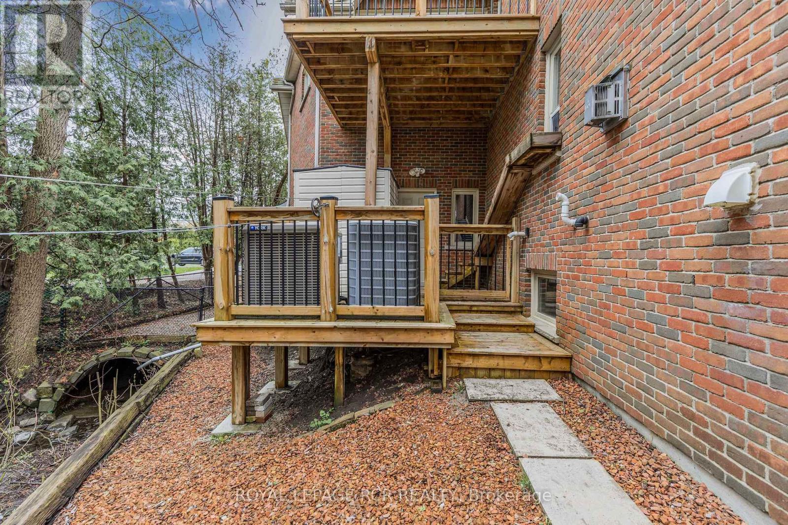 34 Garden Avenue, Richmond Hill, Ontario  L4C 6L9 - Photo 36 - N12860670