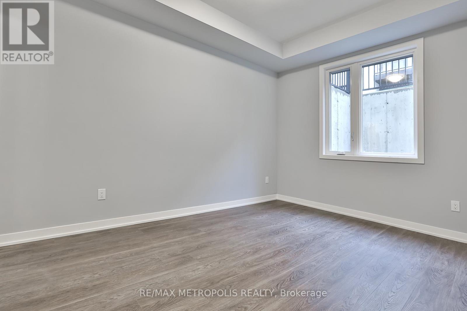 906 - 2 Steckley House Lane, Richmond Hill, Ontario  L4S 1M4 - Photo 11 - N12998614