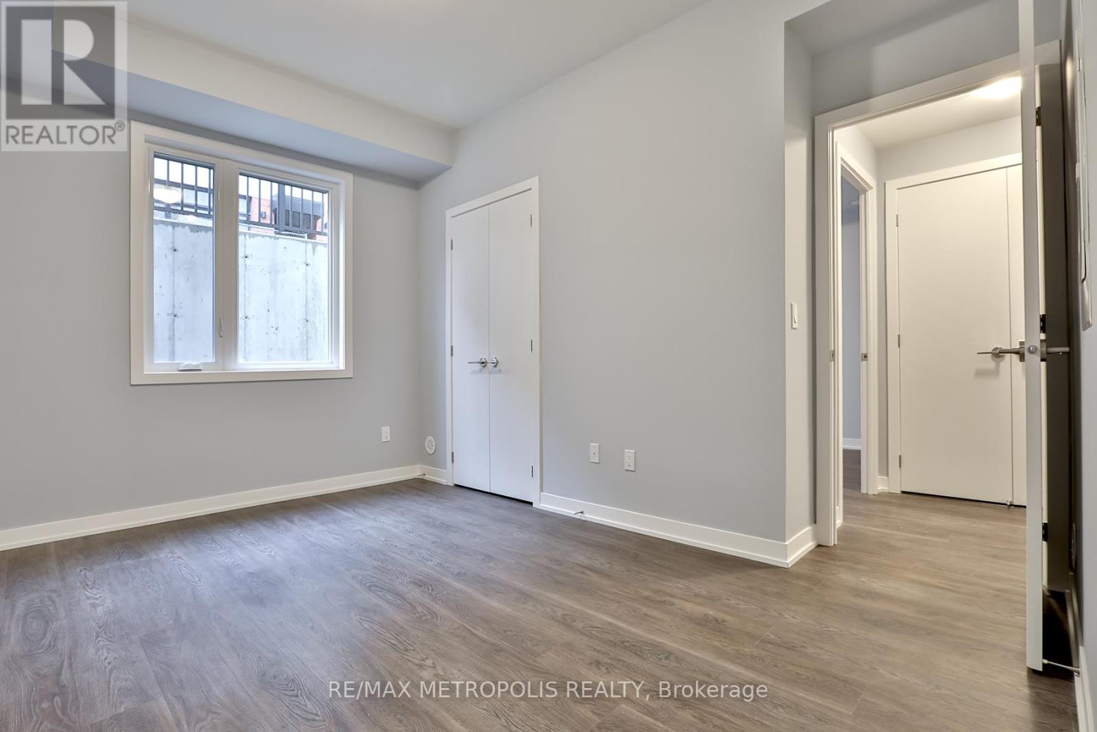 906 - 2 Steckley House Lane, Richmond Hill, Ontario  L4S 1M4 - Photo 12 - N12998614