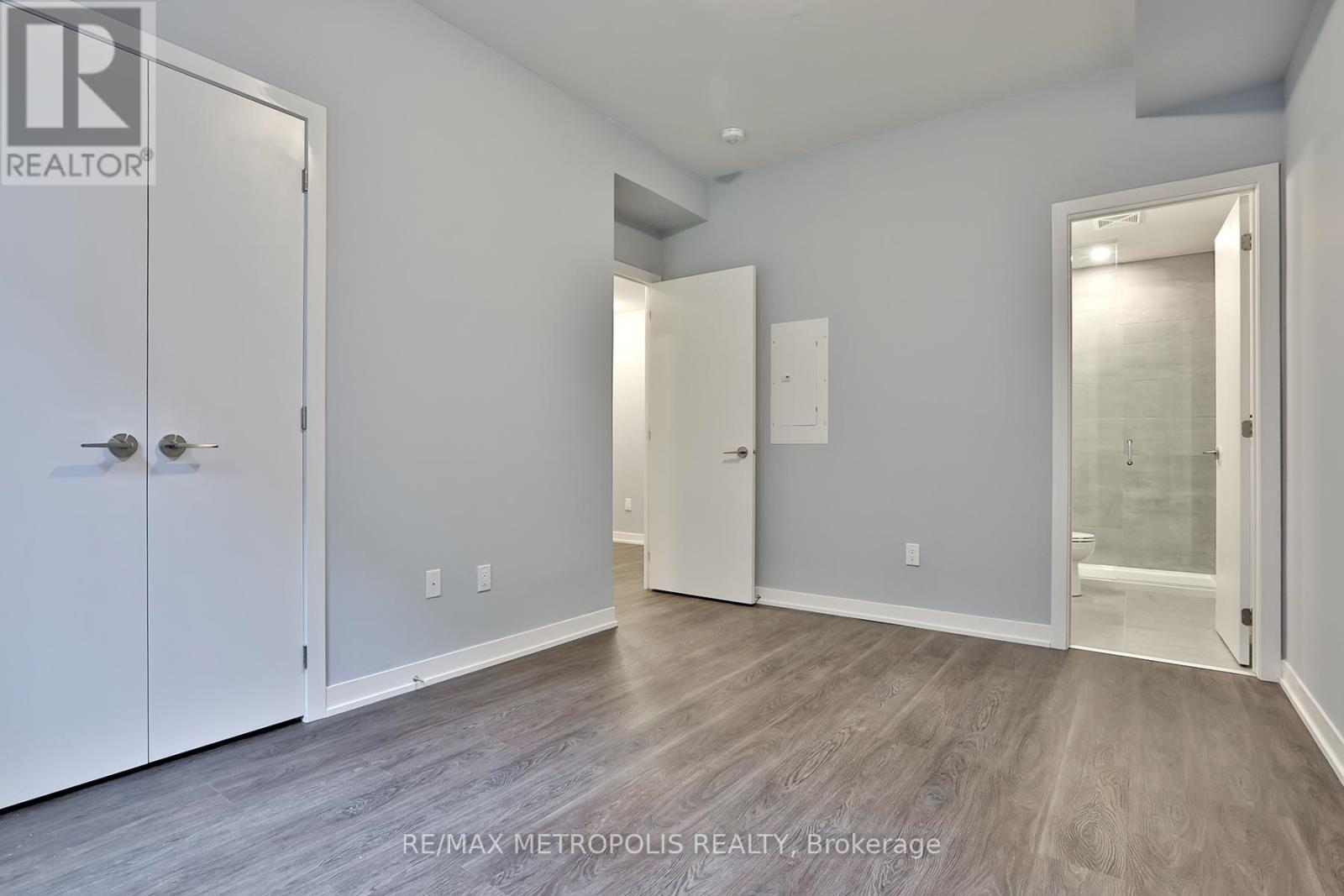 906 - 2 Steckley House Lane, Richmond Hill, Ontario  L4S 1M4 - Photo 13 - N12998614