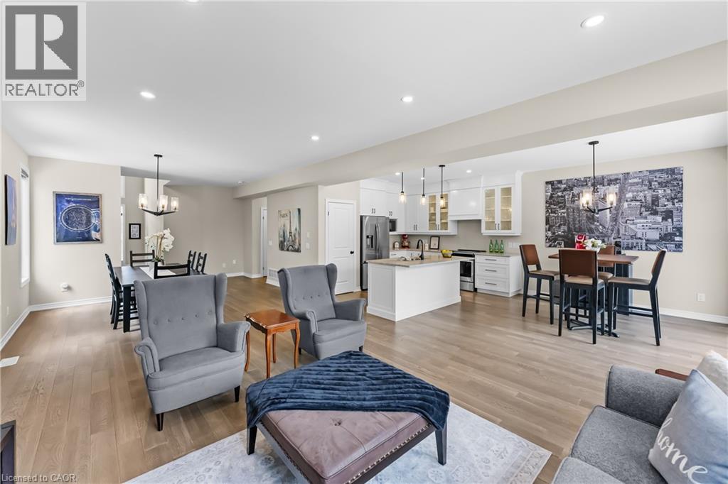 153 Susan Drive, Fonthill, Ontario  L3E 0B2 - Photo 3 - 40820601