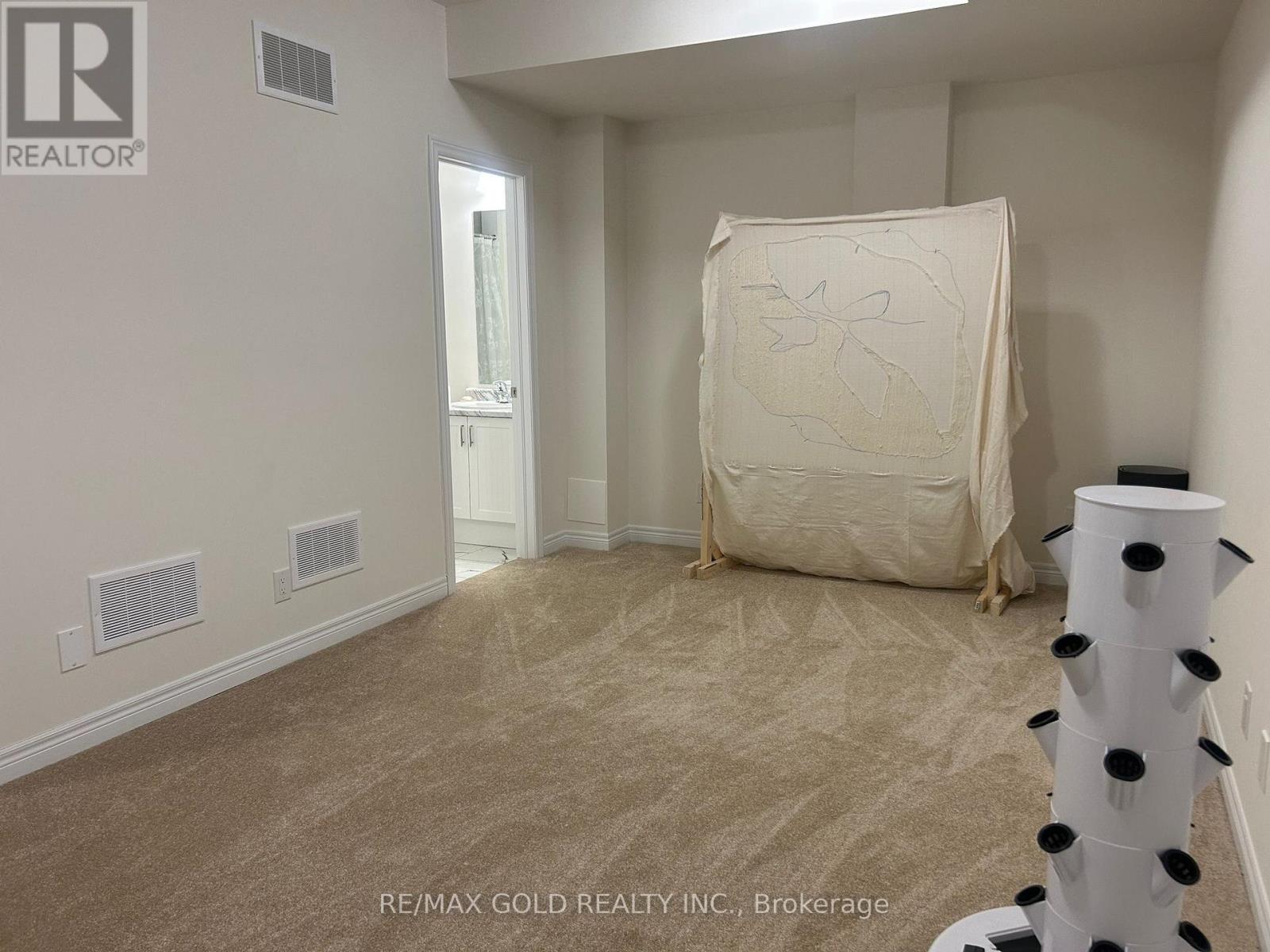 203 Broadacre Drive, Kitchener, Ontario  N2R 0S6 - Photo 37 - X12995692