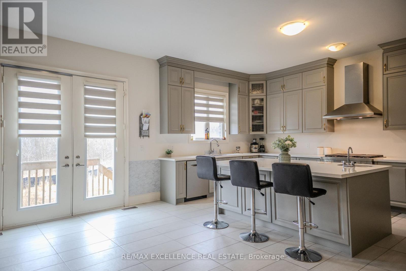 42 Cattail Crescent N, Hamilton, Ontario  L8B 1Z6 - Photo 12 - X12953080