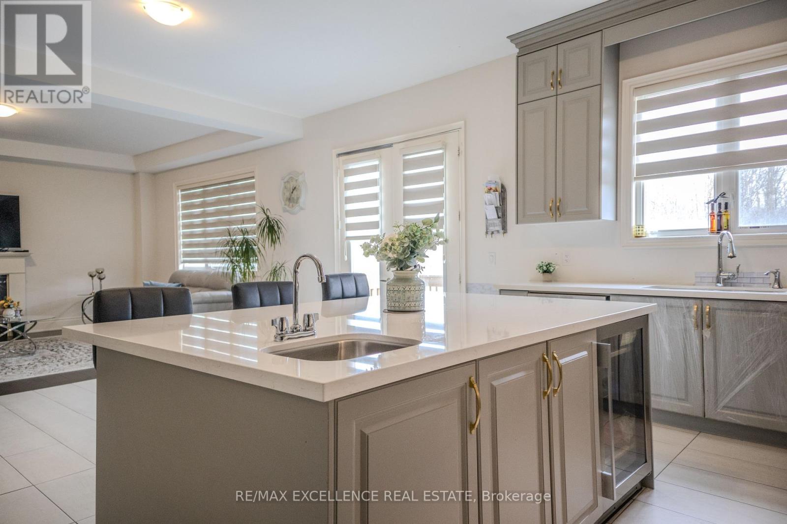 42 Cattail Crescent N, Hamilton, Ontario  L8B 1Z6 - Photo 17 - X12953080