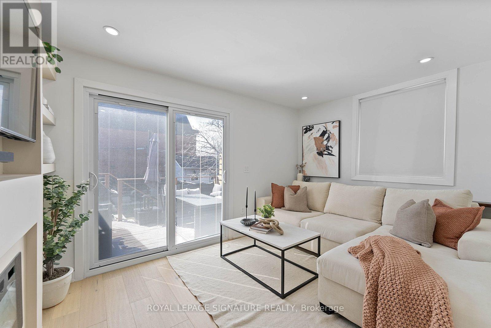 530 Lauder Avenue, Toronto, Ontario  M6E 3J4 - Photo 14 - C13001462