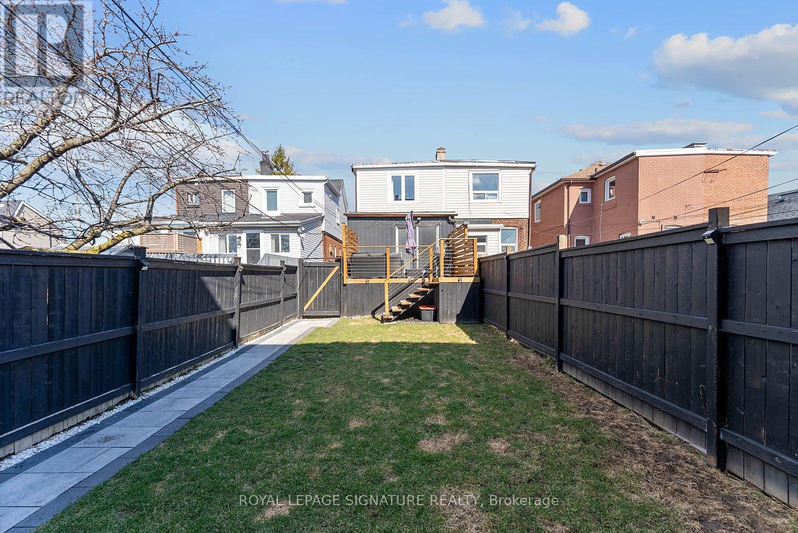 530 Lauder Avenue, Toronto, Ontario  M6E 3J4 - Photo 32 - C13001462